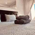Central Lagos Apt With Marina Views Near Beaches