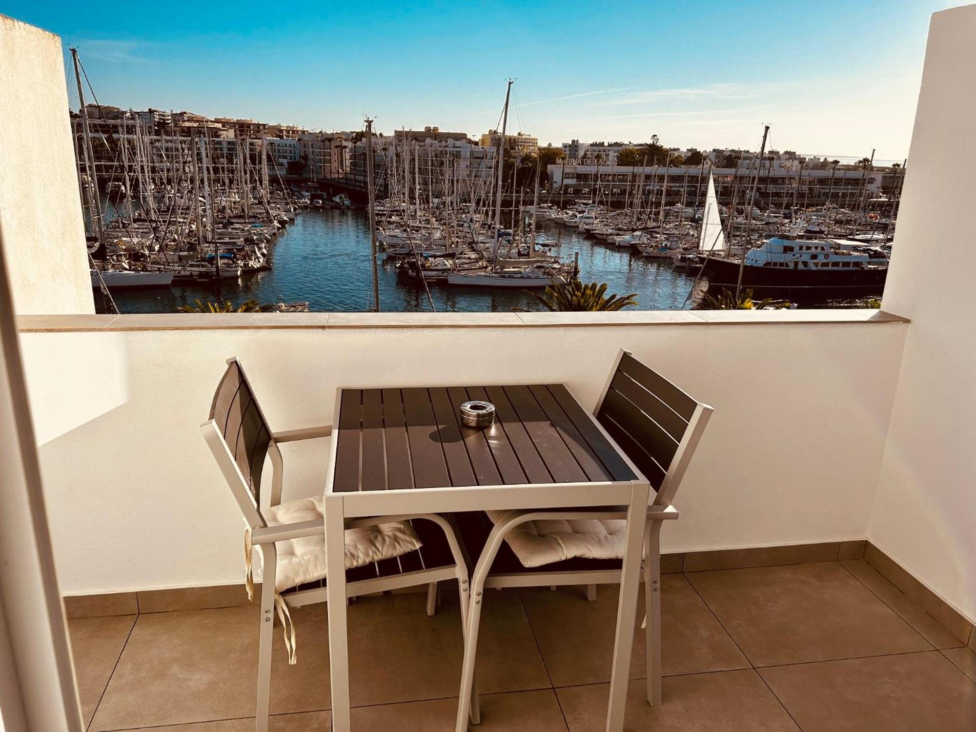 With Marina Views Near Beaches Apartamento Lagos