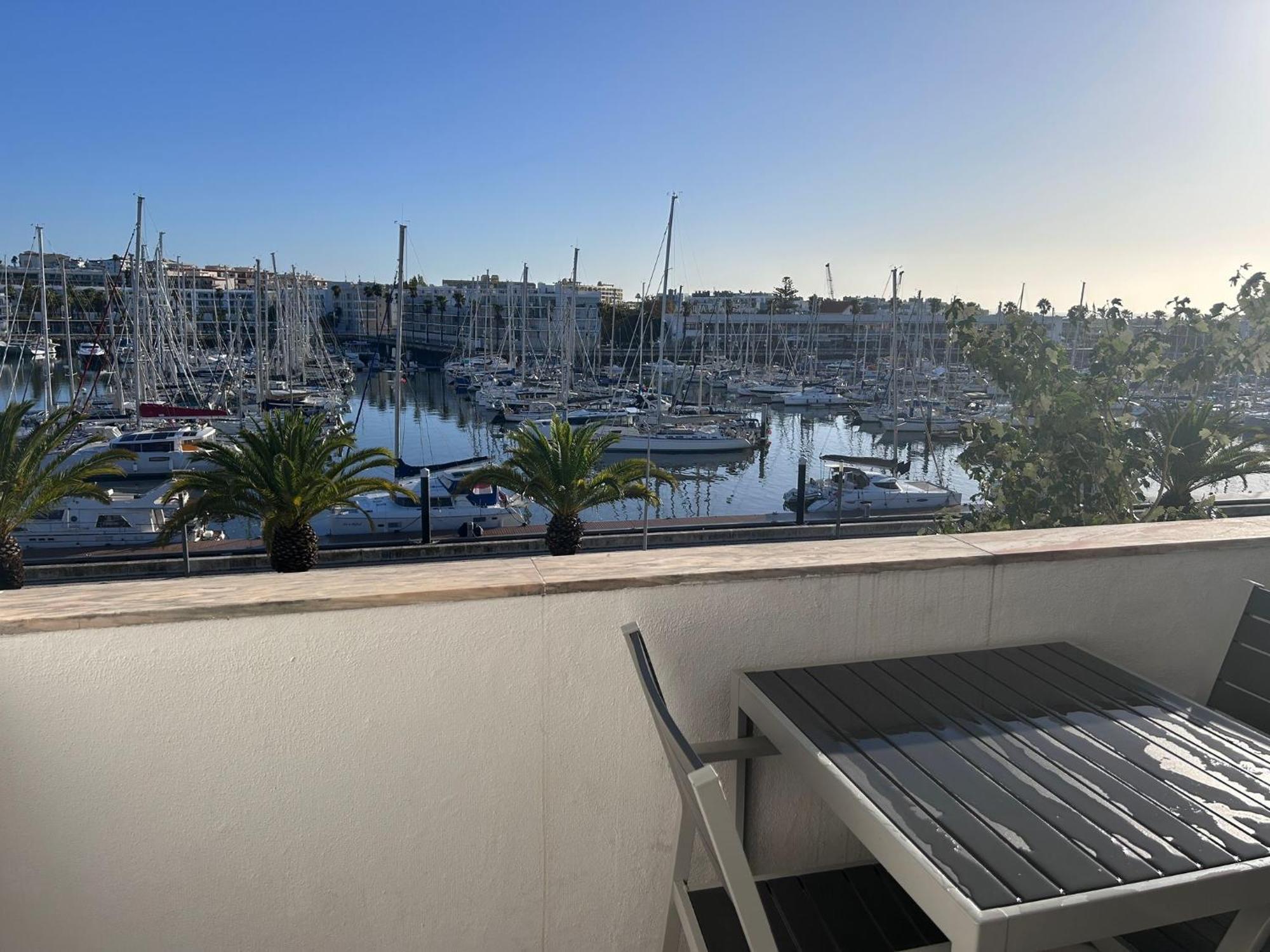 With Marina Views Near Beaches Apartamento Lagos